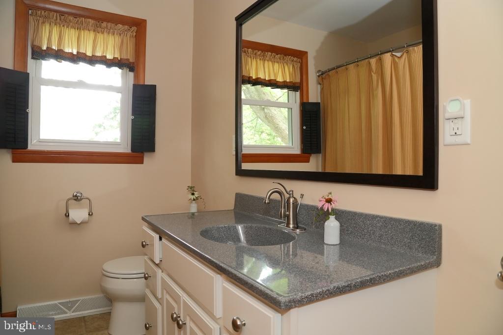 905 May Road Lititz, PA 17543 - Photo 12 of 16