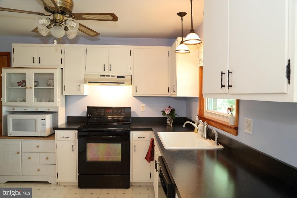 905 May Road Lititz, PA 17543 - Photo 4 of 16