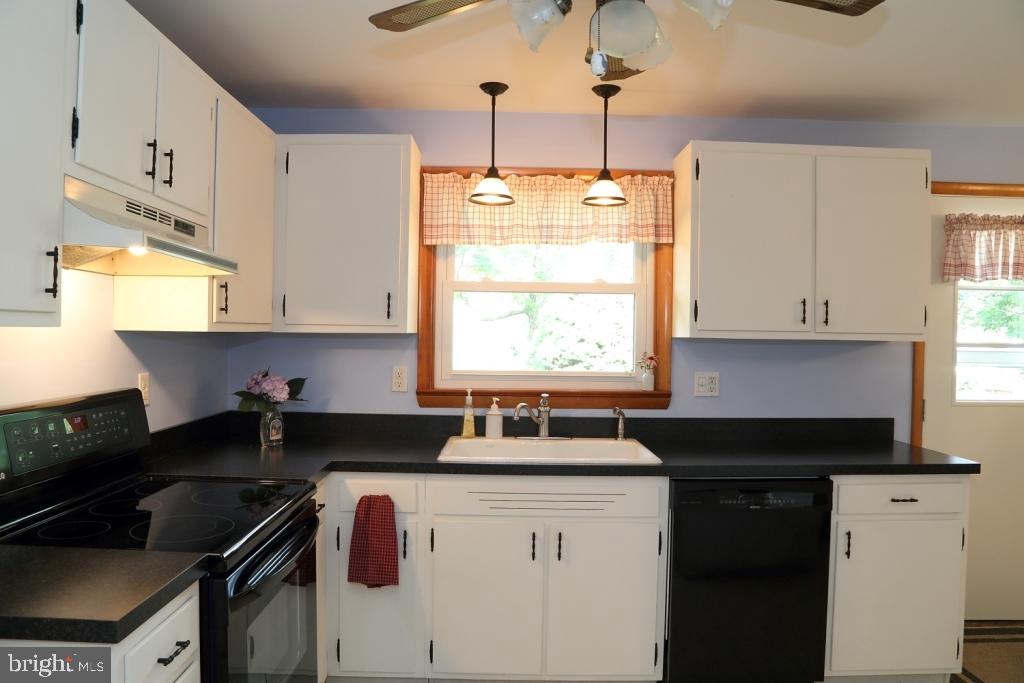 905 May Road Lititz, PA 17543 - Photo 5 of 16