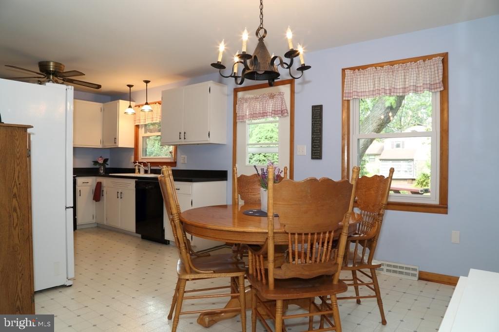 905 May Road Lititz, PA 17543 - Photo 6 of 16