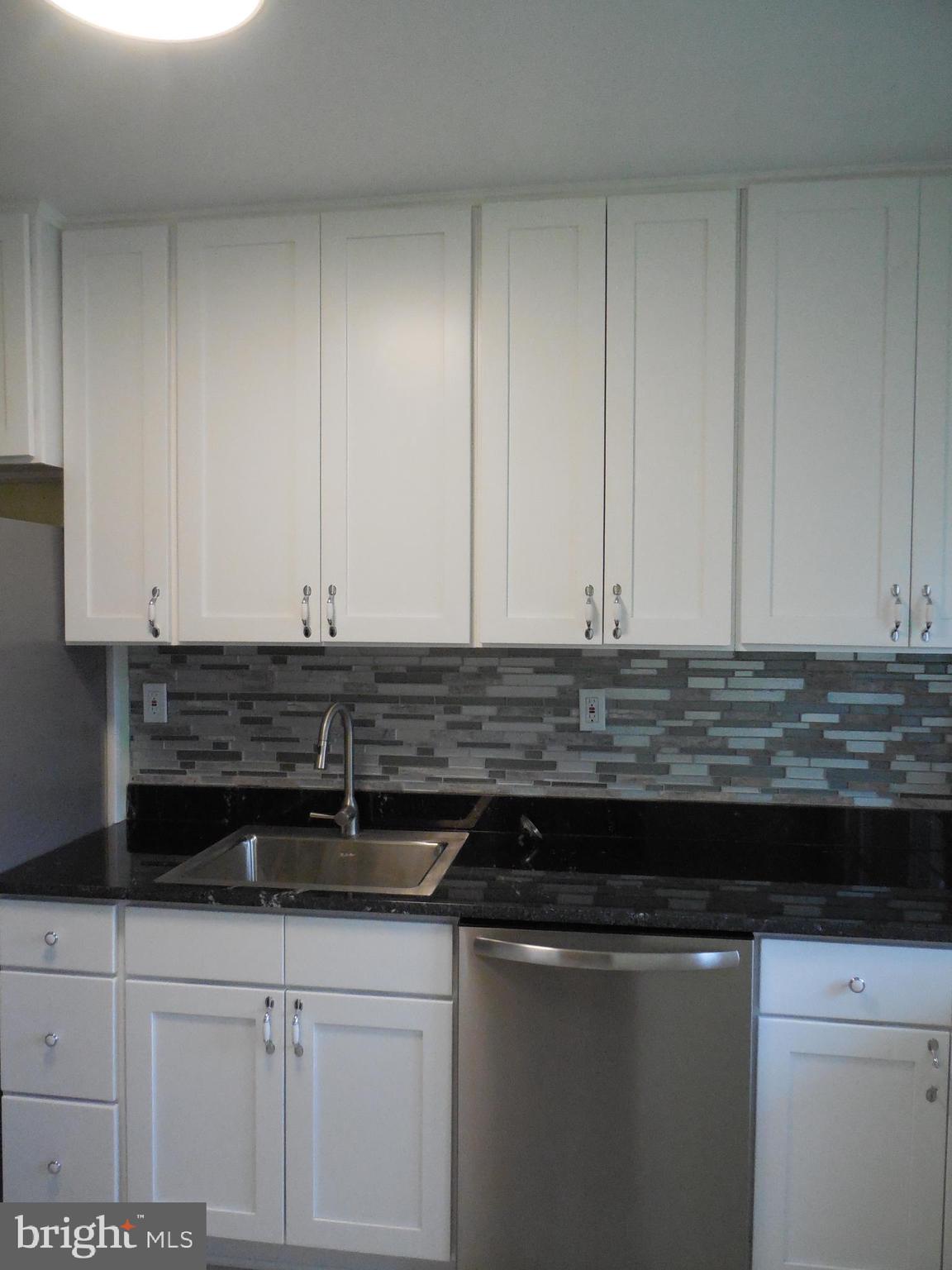 2444 Keyway Baltimore, MD 21222 - Photo 8 of 27
