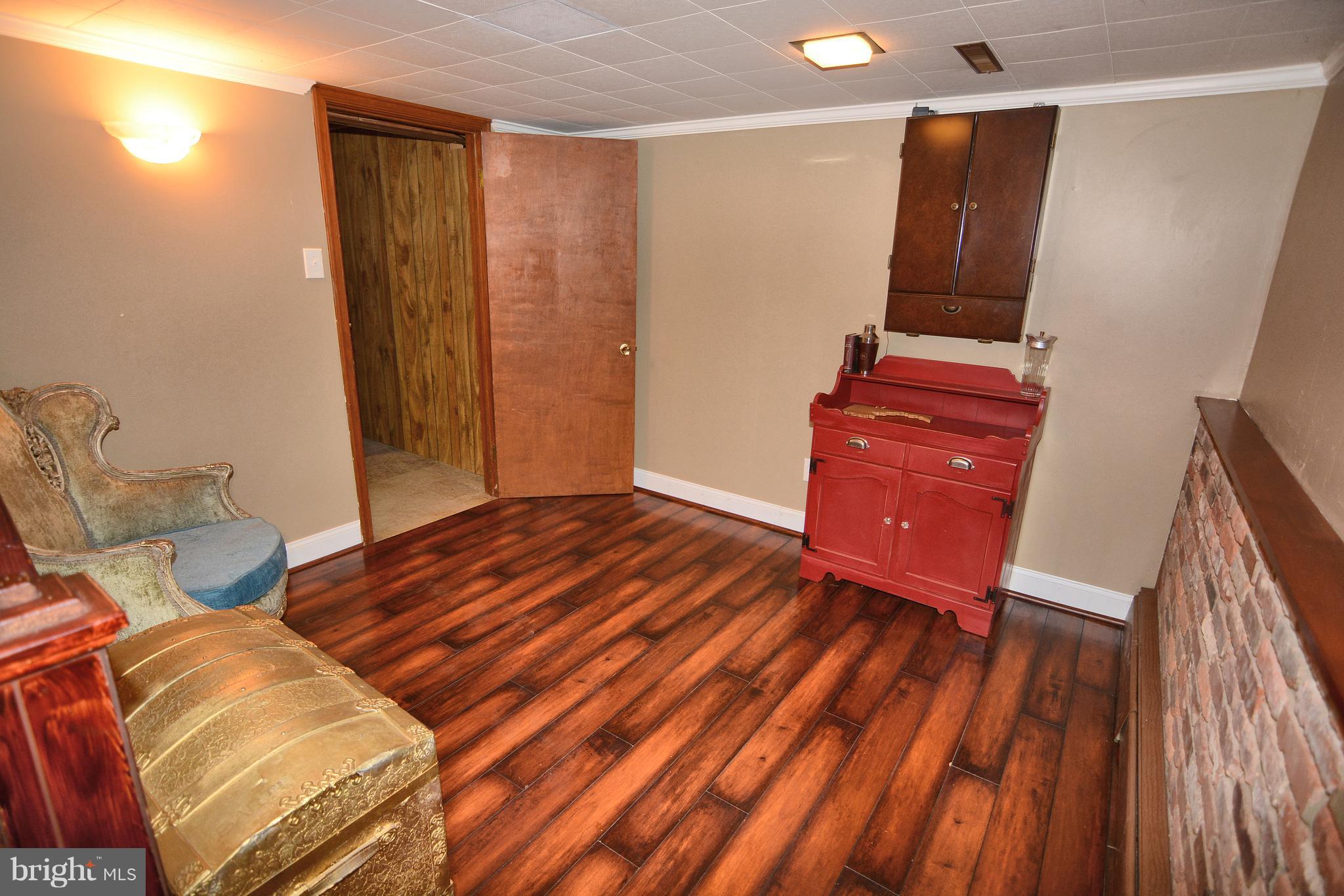 515 Ridge Road Annapolis, MD 21401 - Photo 20 of 29 Room for toys, books and games.