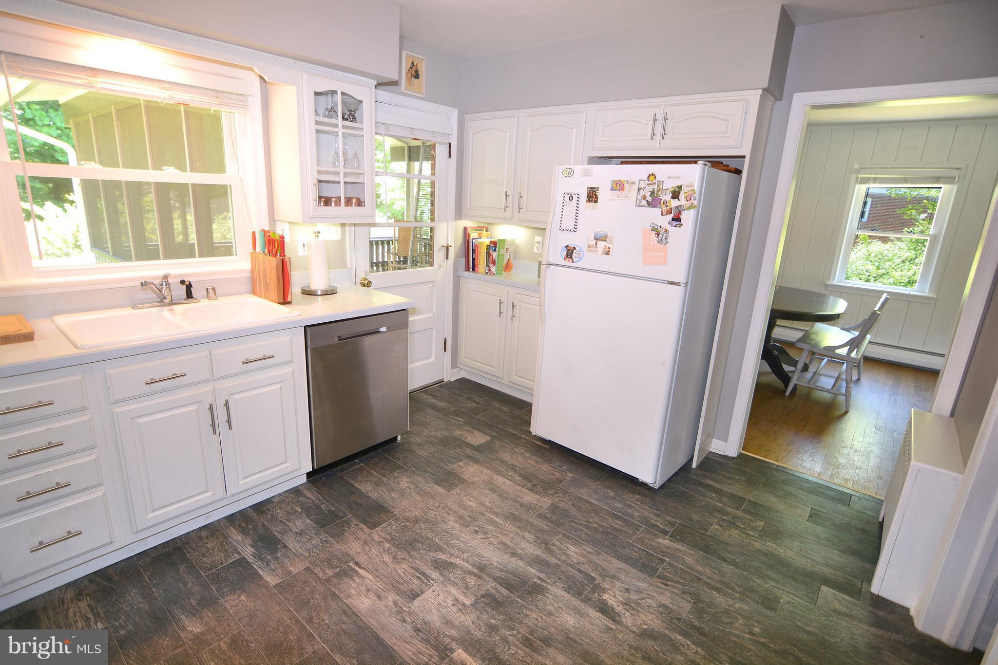 515 Ridge Road Annapolis, MD 21401 - Photo 8 of 29 Newer tile floors for easy clean up.