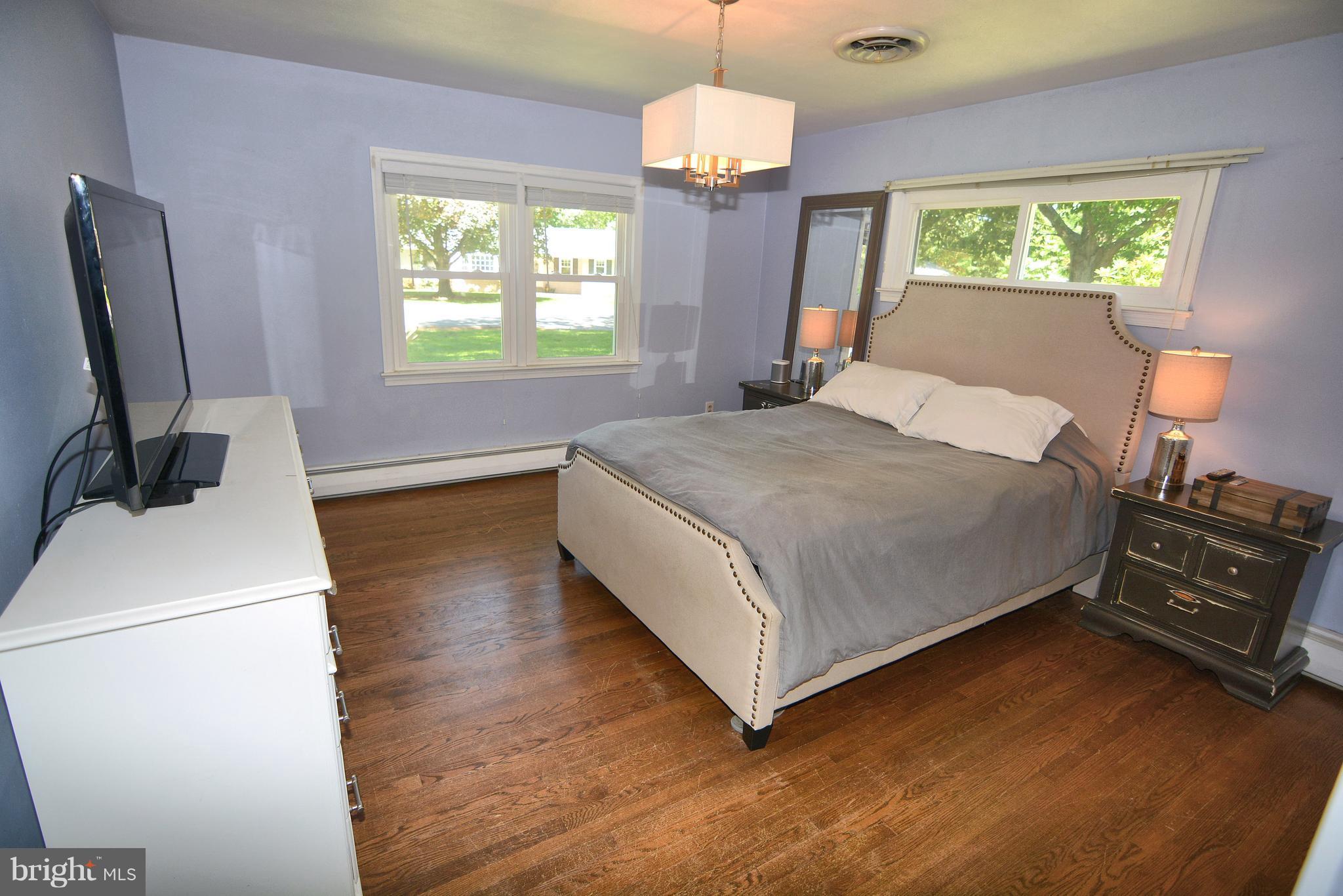 515 Ridge Road Annapolis, MD 21401 - Photo 10 of 29 Lovely bedroom with wood flooring.