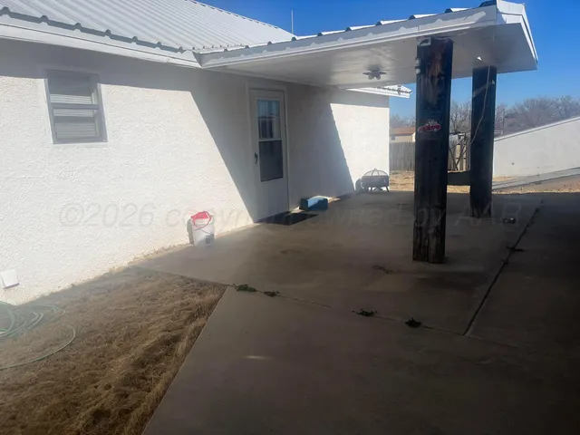 a view of parking area