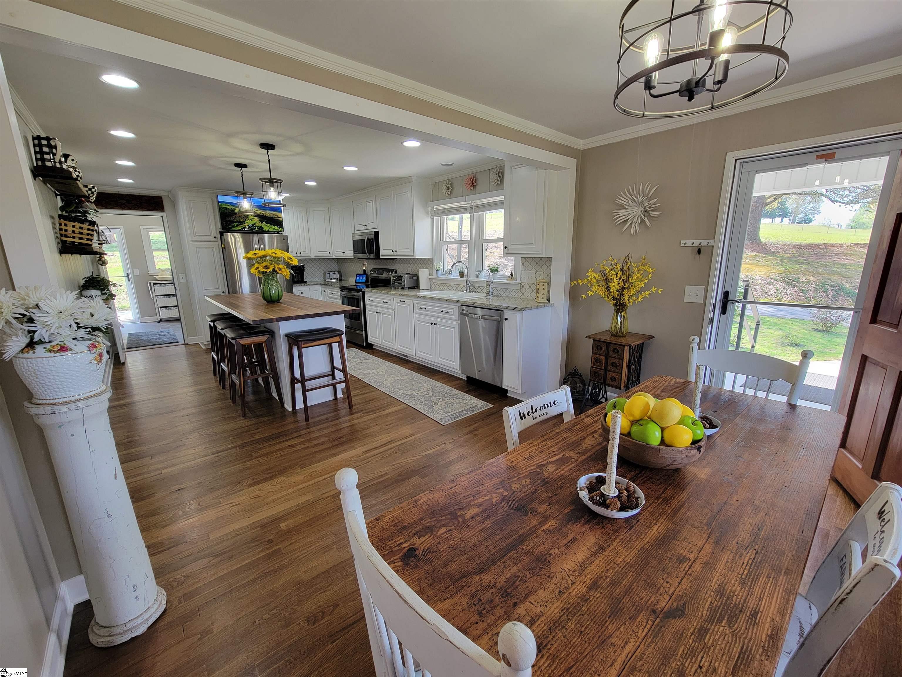 244 Boggs Road Pickens, SC 29671 - Photo 9 of 34 Gallery Image 9