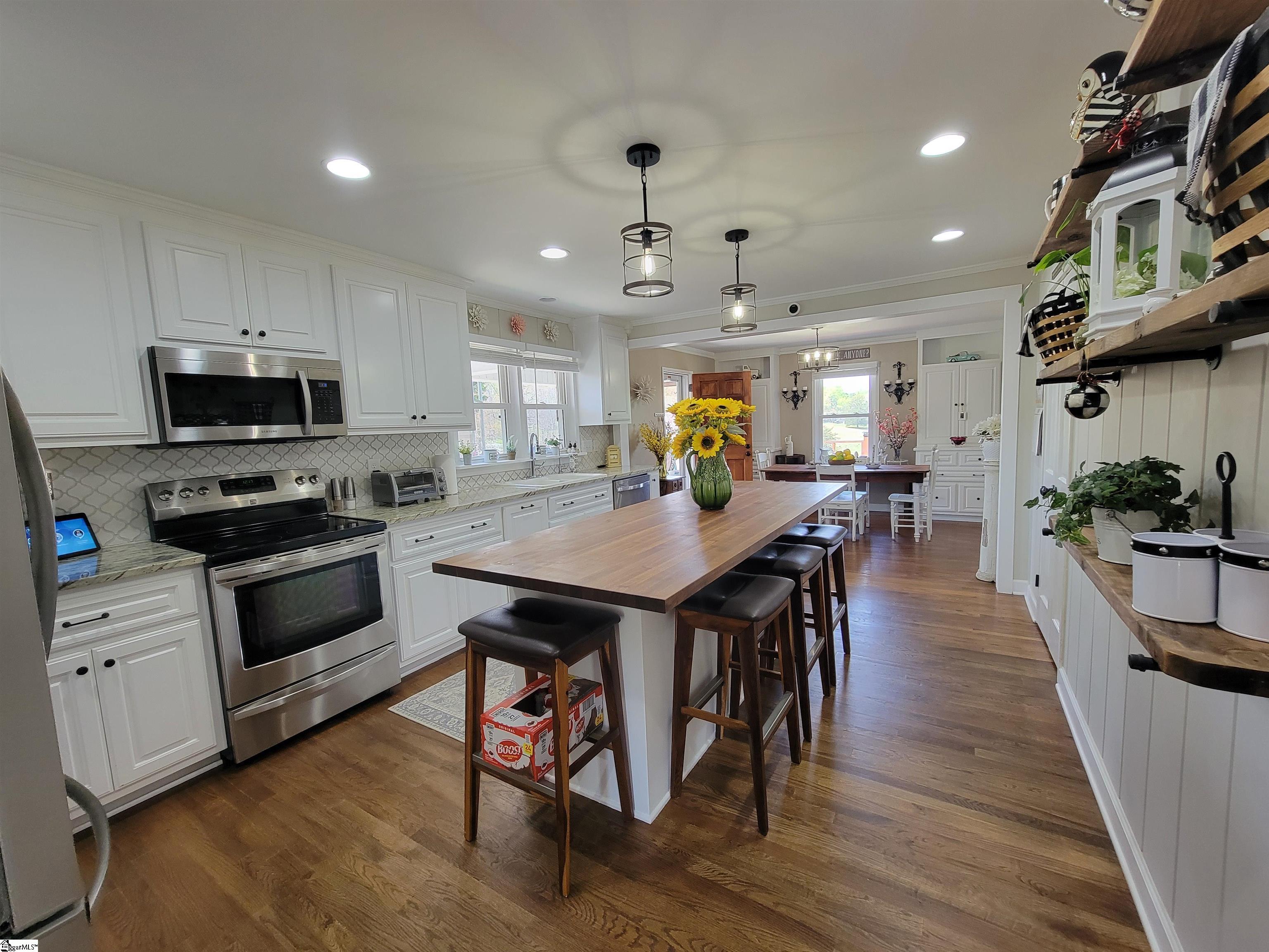 244 Boggs Road Pickens, SC 29671 - Photo 10 of 34 Gallery Image 10