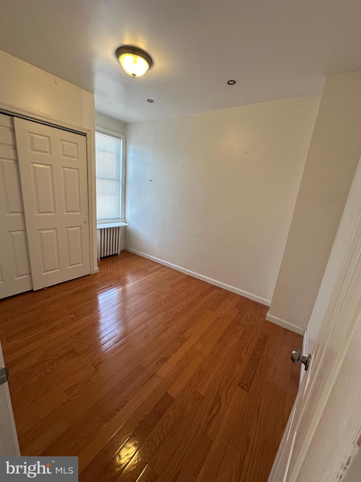 1505 Morris Street Philadelphia, PA 19145 - Photo 18 of 27 3rd floor rear bedroom