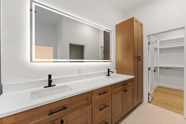 $550,000 | 508 Dell Court, Houston, TX 77009