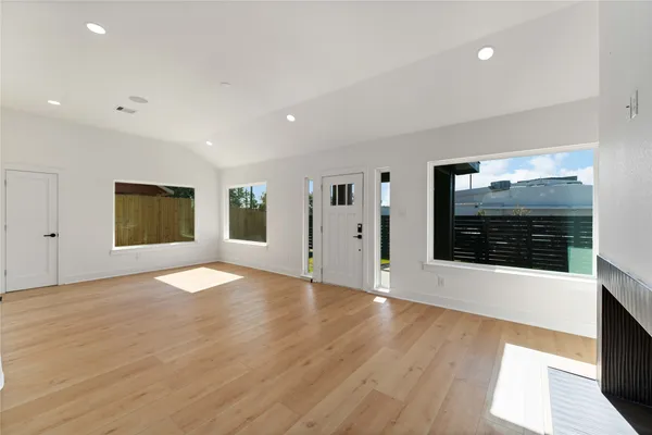 $550,000 | 508 Dell Court, Houston, TX 77009