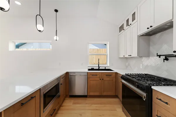 $550,000 | 508 Dell Court, Houston, TX 77009