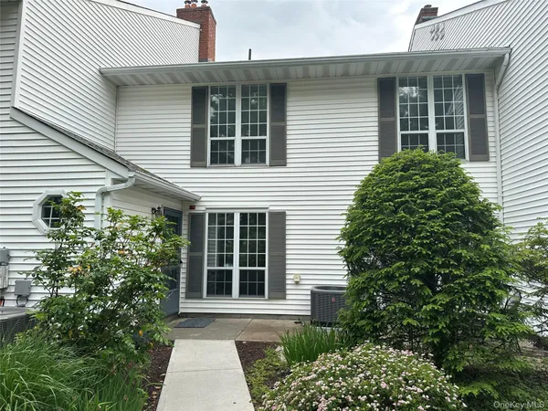 $2,550 | 30 Homestead Village Drive, Warwick, NY 10990