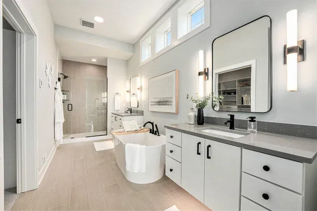 $1,169,000 | 2284 Knapp Blf Court, Ada, MI 49301