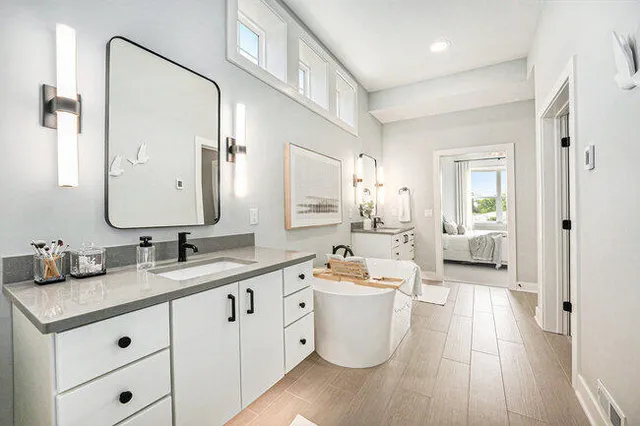 $1,169,000 | 2284 Knapp Blf Court, Ada, MI 49301