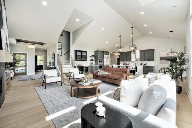 $1,169,000 | 2284 Knapp Blf Court, Ada, MI 49301