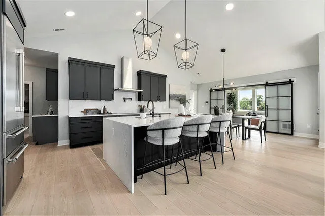 $1,169,000 | 2284 Knapp Blf Court, Ada, MI 49301