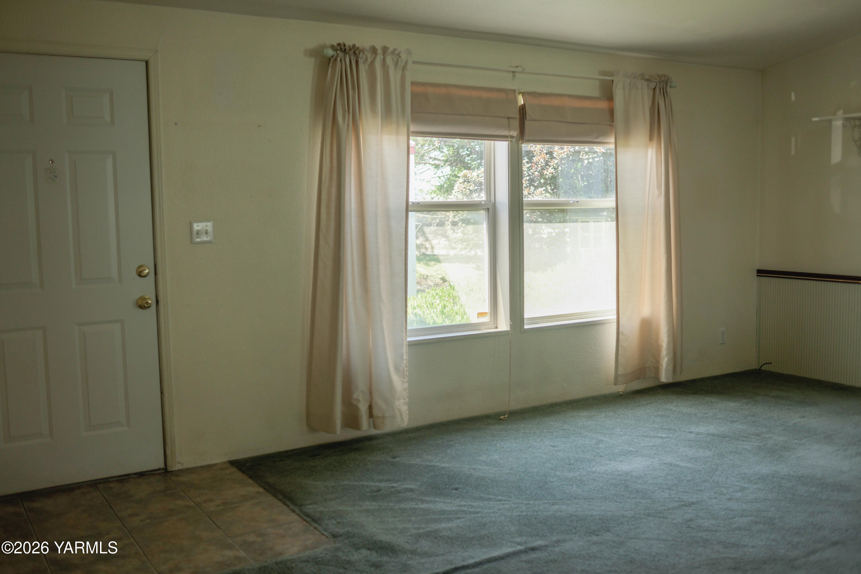2205 Butterfield Road, Unit 75 Yakima, WA 98901 - Photo 2 of 19 Living Room