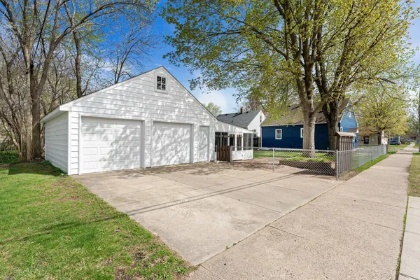 $224,900 | 801 11th Avenue Southeast, Austin, MN 55912