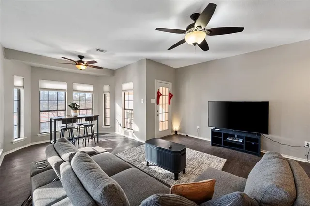 $215,000 | 1933 Island Circle, Unit A201, Tool, TX 75143