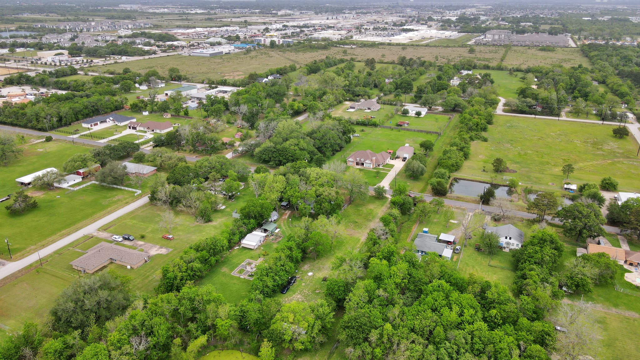 703 N Road Baytown, TX 77521 - Photo 10 of 34