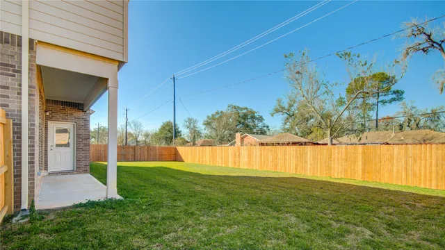 $2,800 | 412 Magnolia Street, Richwood, TX 77531