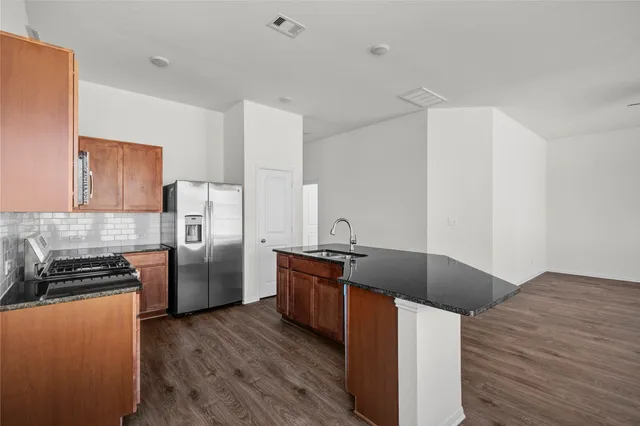 $2,800 | 412 Magnolia Street, Richwood, TX 77531