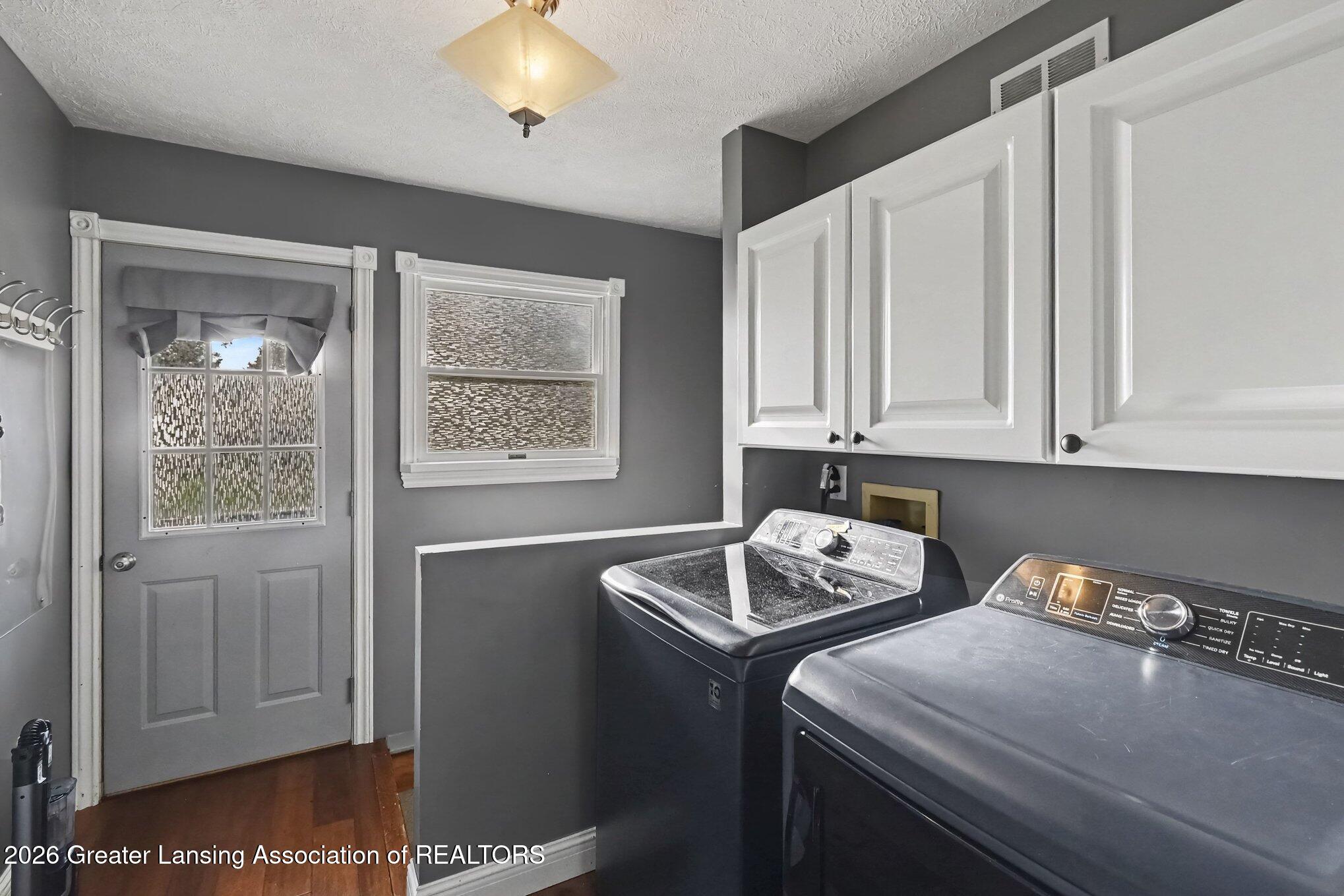 5490 West Howe Road Dewitt, MI 48820 - Photo 29 of 59 Laundry
