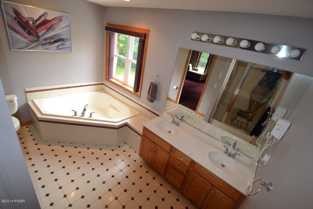 8 Brookside Road Waymart, PA 18472 - Photo 14 of 21 Gallery Image 14