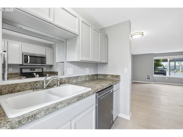 $235,000 | 2501 East 2nd Street, Unit 6, Newberg, OR 97132
