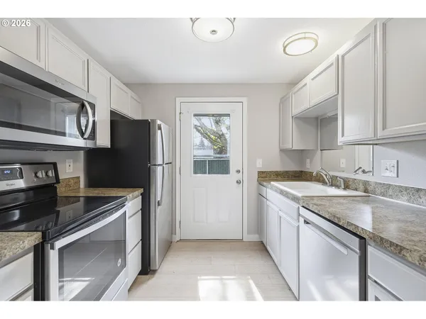 $235,000 | 2501 East 2nd Street, Unit 6, Newberg, OR 97132