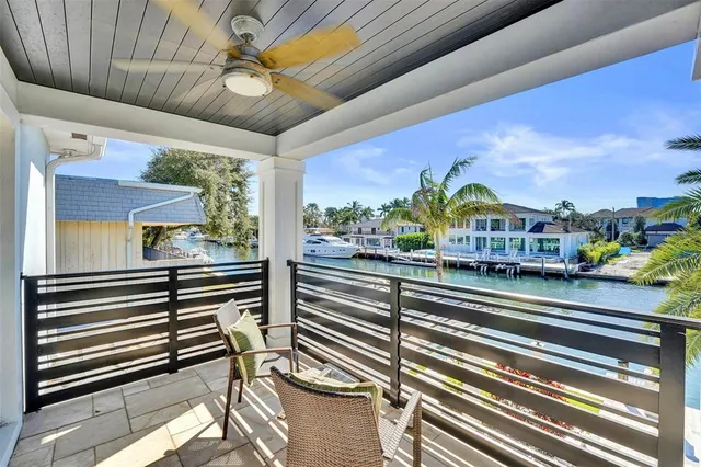 a view of entrance front of the house