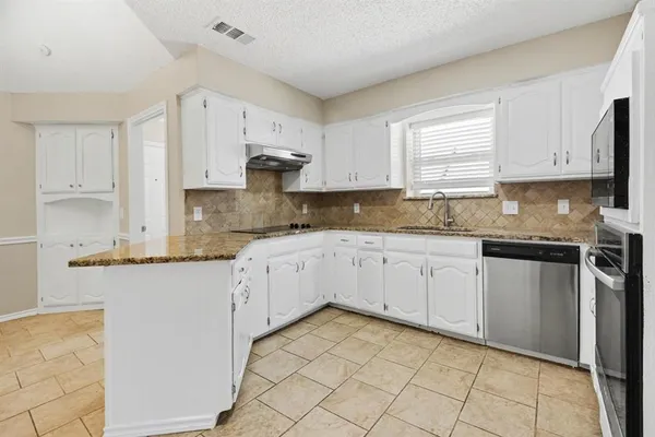 $379,999 | 3233 David Drive, Hurst, TX 76054