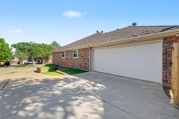 $379,999 | 3233 David Drive, Hurst, TX 76054