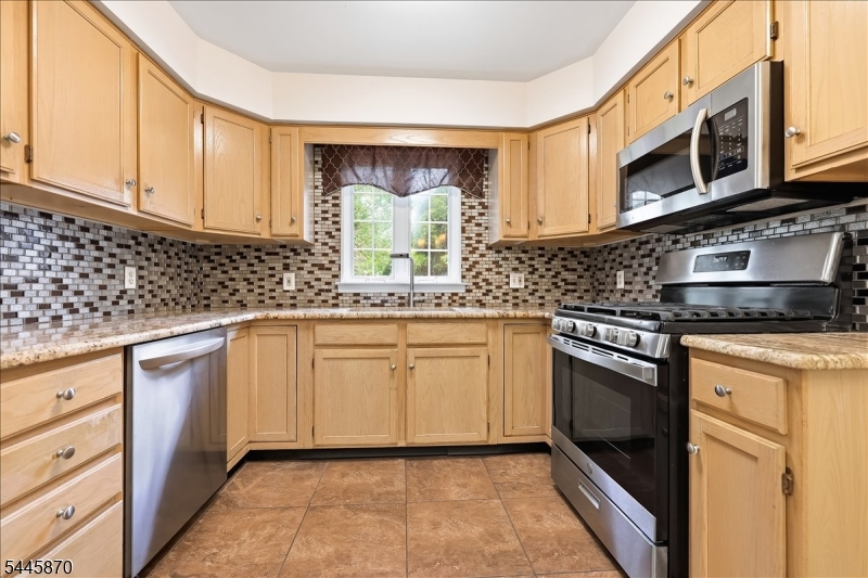 73 Castleton Road Princeton, NJ 08540 - Photo 10 of 29