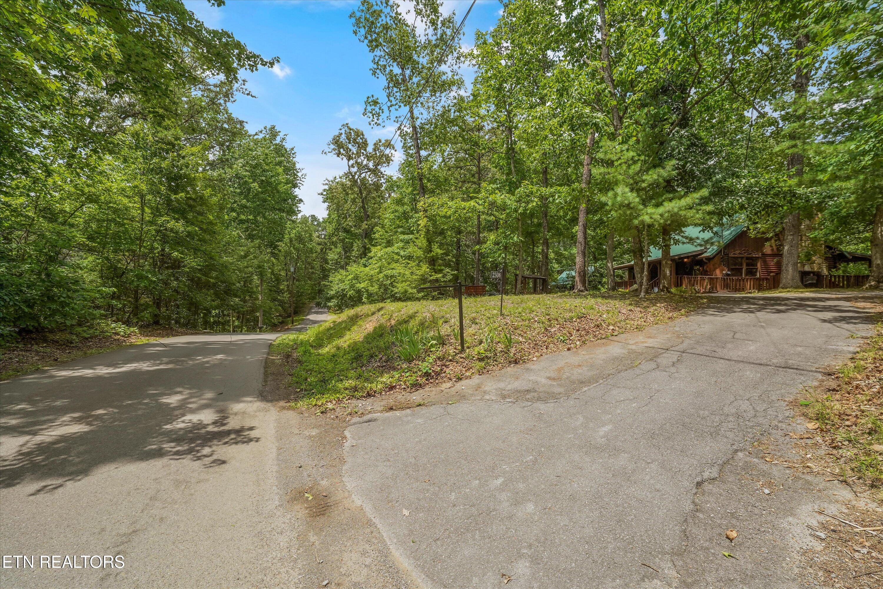 2308 Hidden Mountain Road Sevierville, TN 37876 - Photo 52 of 53 Driveway