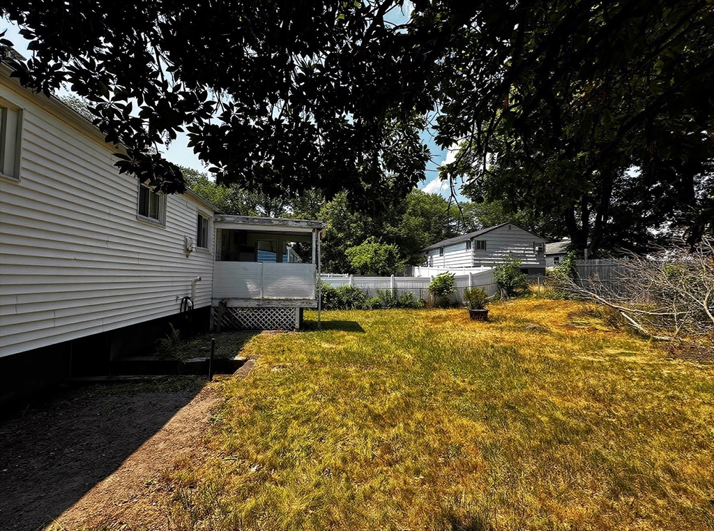 22 Corman Road Boston, MA 02126 - Photo 4 of 29