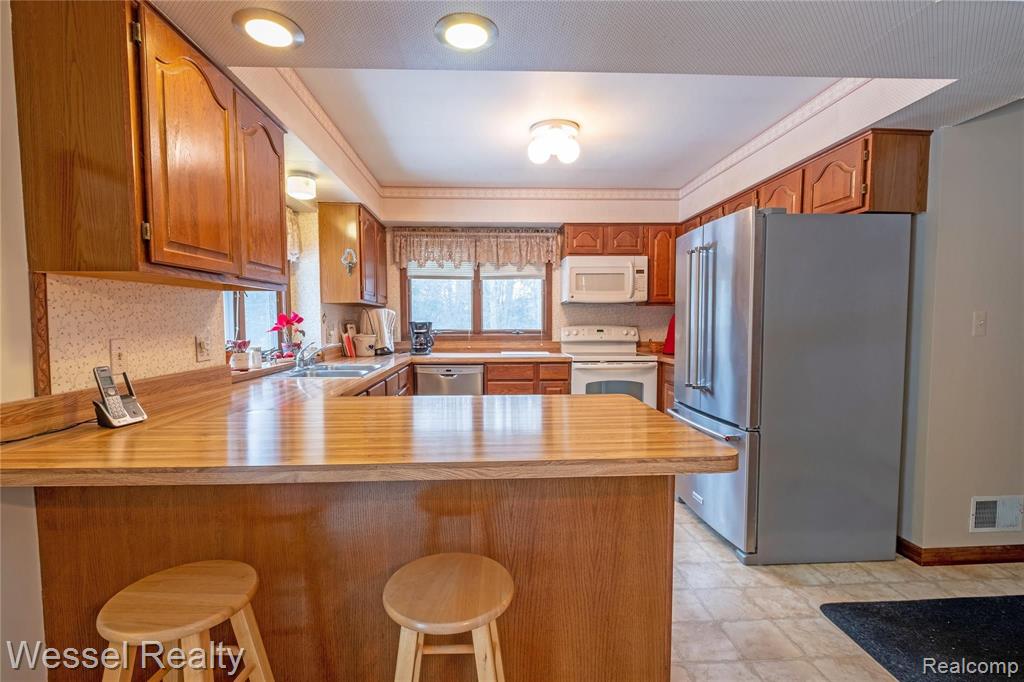 52470 Hayes Road Macomb, MI 48042 - Photo 13 of 25