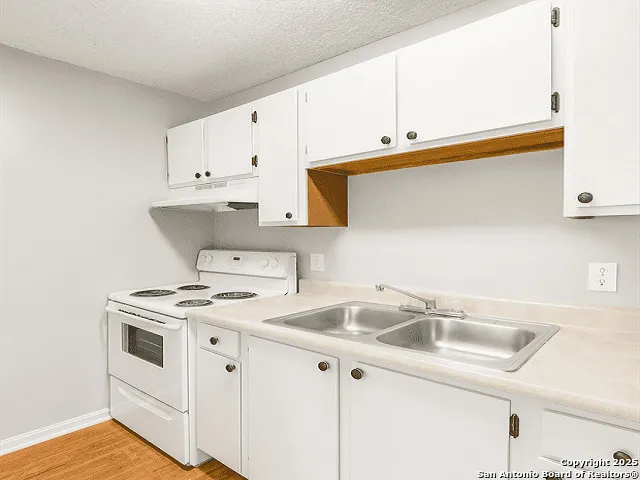 $890 | 515 Humble Avenue, Unit 106, San Antonio, TX 78225