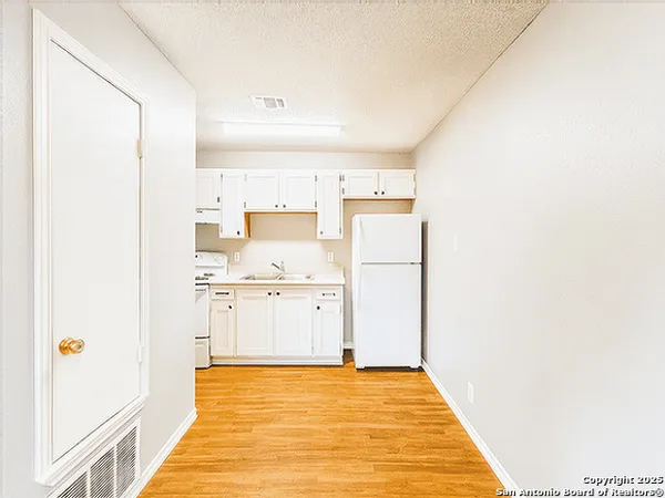 $700 | 515 Humble Avenue, Unit 106, San Antonio, TX 78225