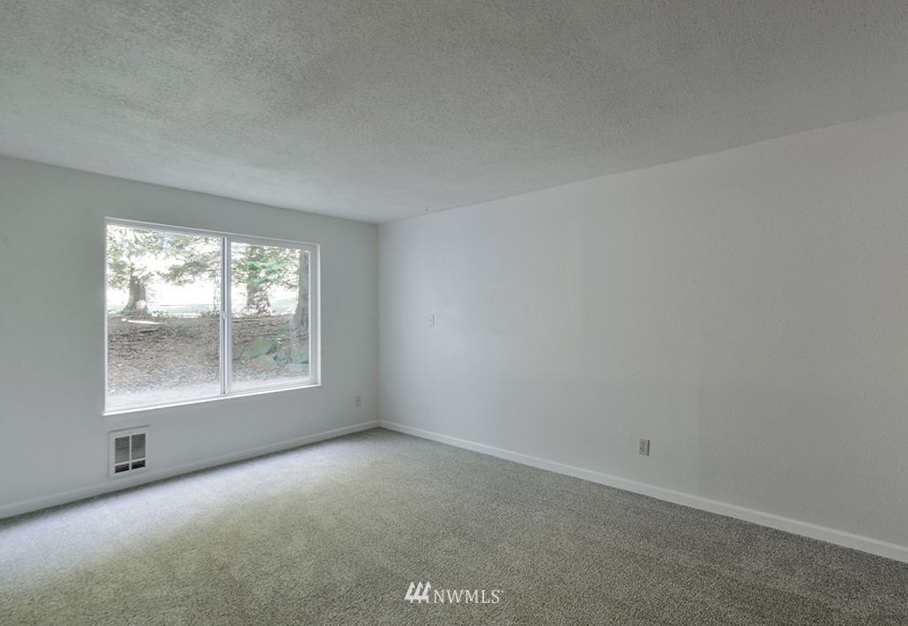 17514 151st Avenue Southeast, Unit 16 Renton, WA 98058 - Photo 12 of 20 Gallery Image 12