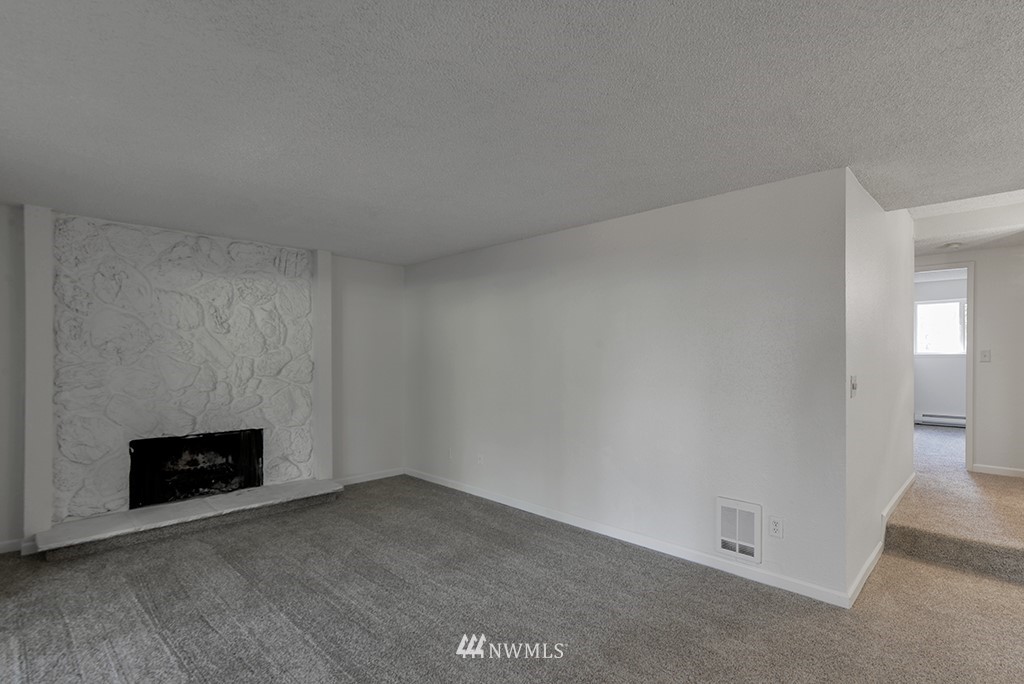 17514 151st Avenue Southeast, Unit 16 Renton, WA 98058 - Photo 3 of 20 Gallery Image 3
