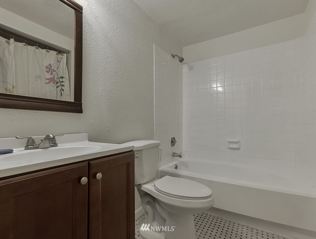 17514 151st Avenue Southeast, Unit 16 Renton, WA 98058 - Photo 7 of 20 Gallery Image 7
