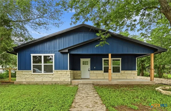 $385,000 | 827 Clear Fork Street, Lockhart, TX 78644