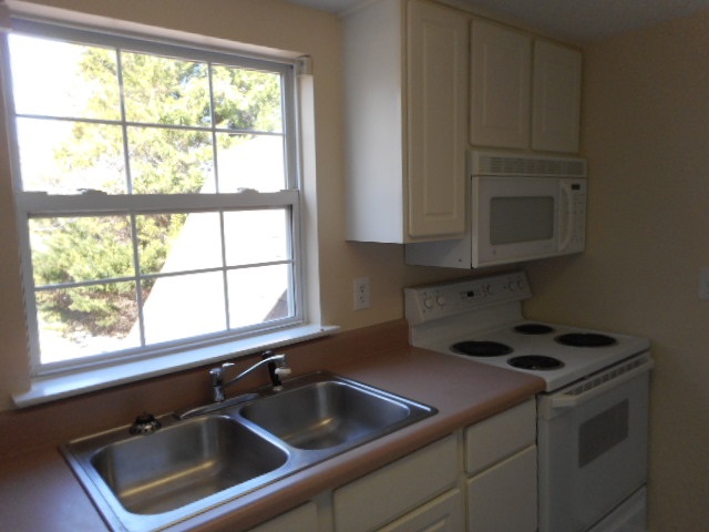 416 Meldau Road Seneca, SC 29678 - Photo 7 of 14 Gallery Image 7