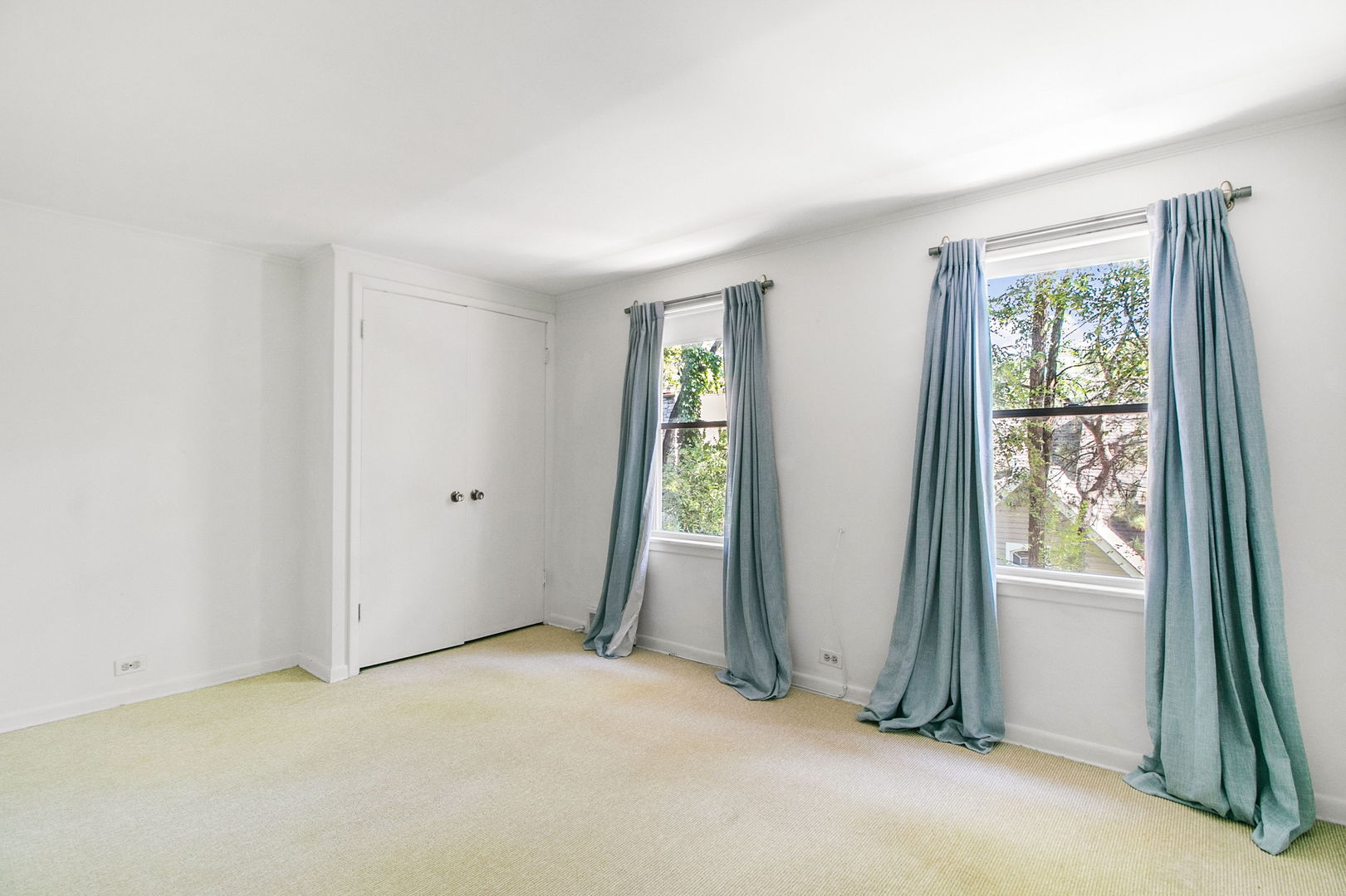 381 Wilson Street Winnetka, IL 60093 - Photo 18 of 28 an empty room with windows