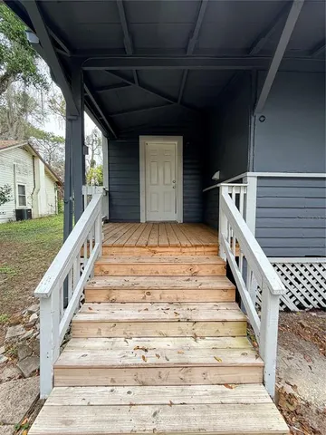 $1,700 | 814 East Indiana Avenue, Deland, FL 32724