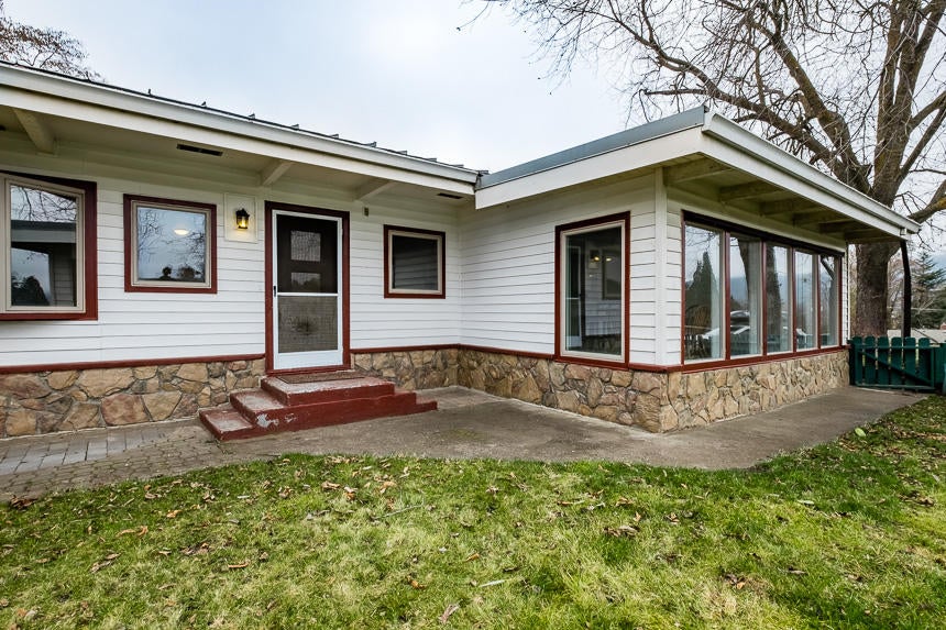 101 East Valley View Road Ashland, OR 97520 - Photo 4 of 46 101 E Valley View-4