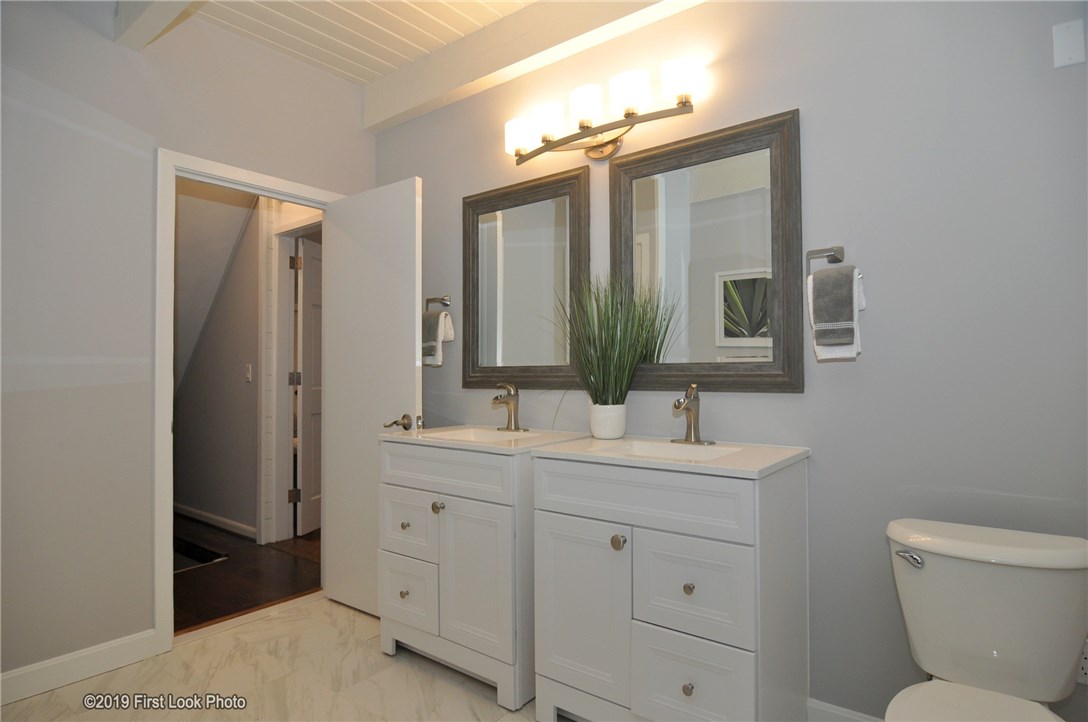 228 Harris Road Smithfield, RI 02917 - Photo 11 of 19 Gallery Image 11