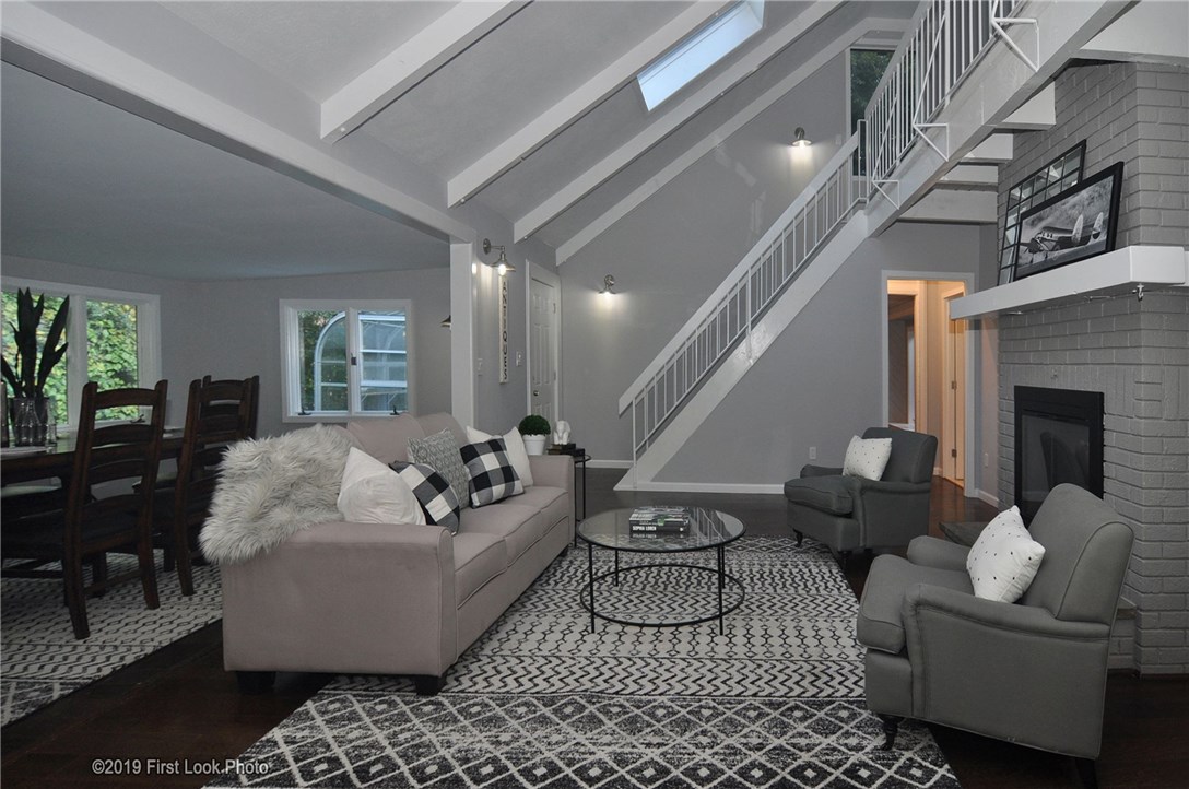 228 Harris Road Smithfield, RI 02917 - Photo 3 of 19 Gallery Image 3