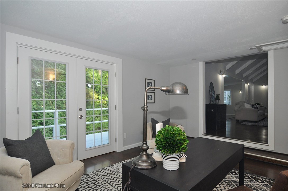 228 Harris Road Smithfield, RI 02917 - Photo 6 of 19 Gallery Image 6